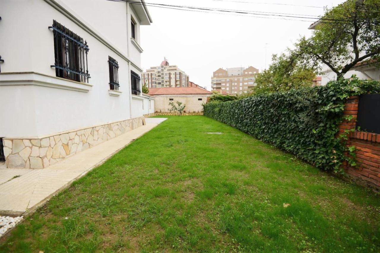 Housing Leon Casa Con Jardin Villa Ngoại thất bức ảnh